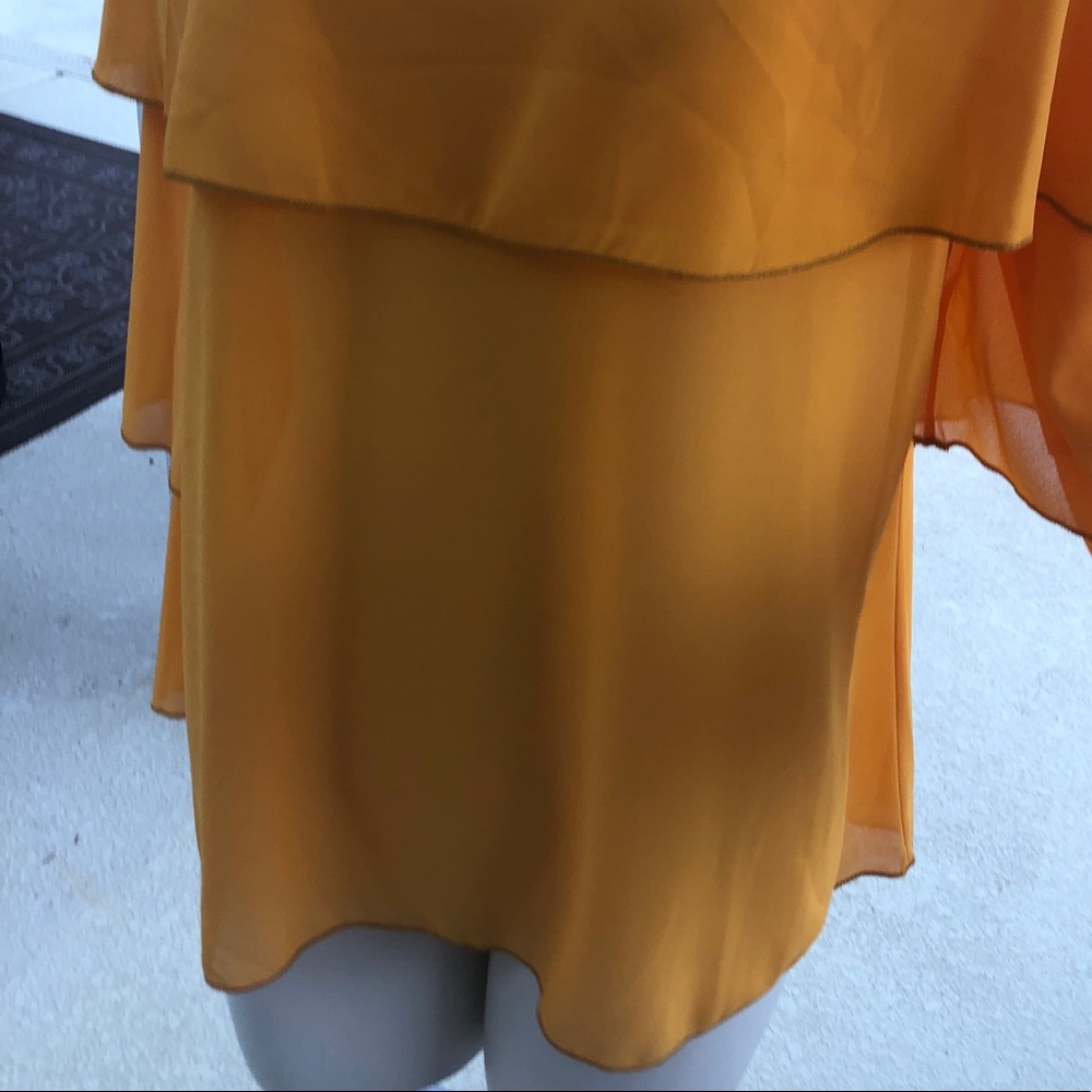 Off the shoulder, tiered sleeve blouse. Size 1X - Picture 3 of 4